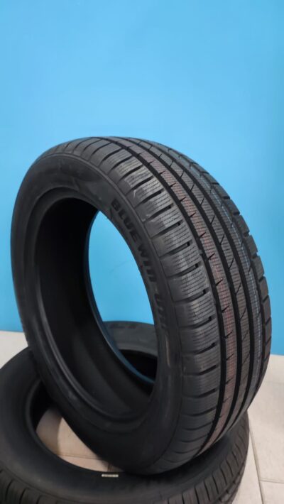 Pneumatici auto Superia Bluewin UHP 195/55 R16 87 H